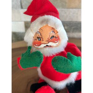 Vintage 1976 Annalee Santa Claus Doll With Green Mittens & Red Outfit